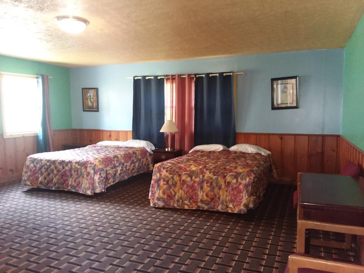 Scenic River Inn Motel Wartburg Exterior photo